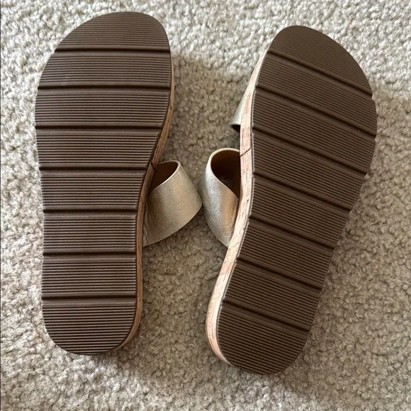 Soda Women's Tan and Gold Platform Sandals - Picture 3 of 3